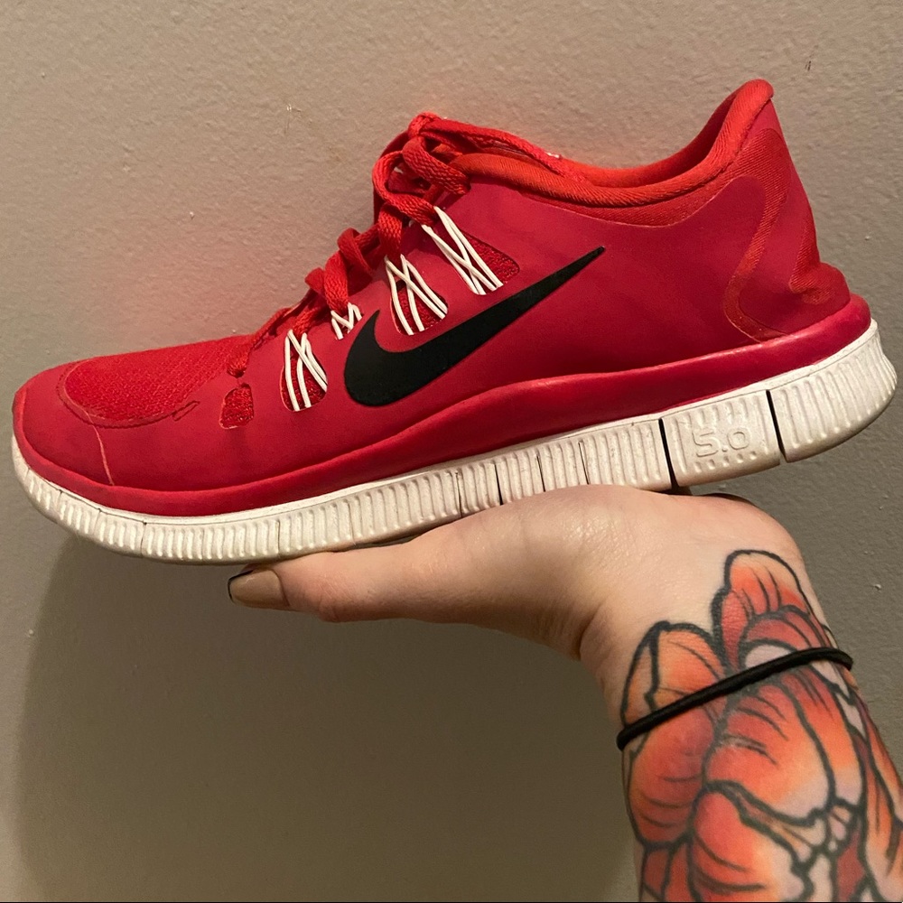 Women’s Nike free runs 5.0
